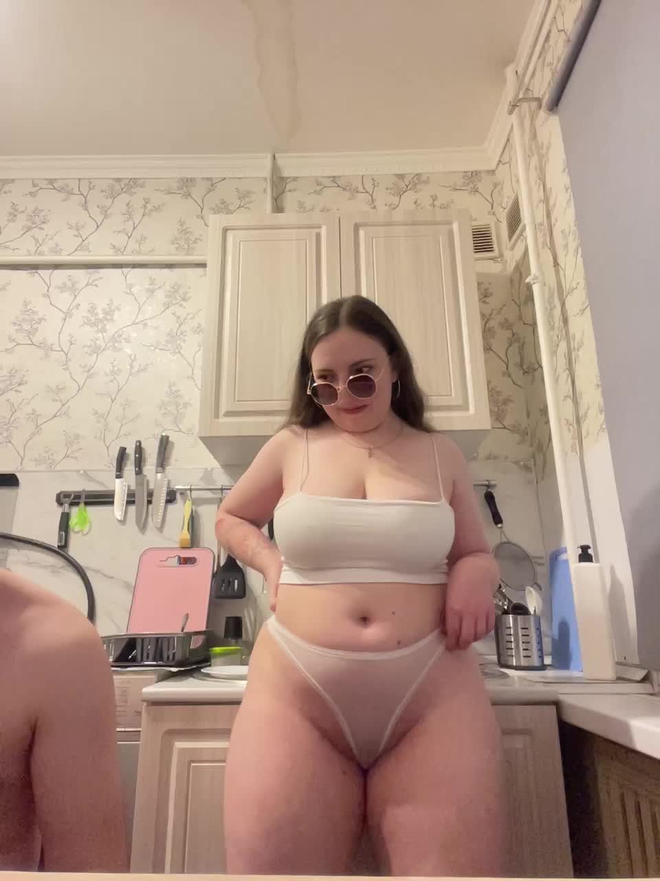 View or download file red_rooms on 2024-11-13 from bongacams