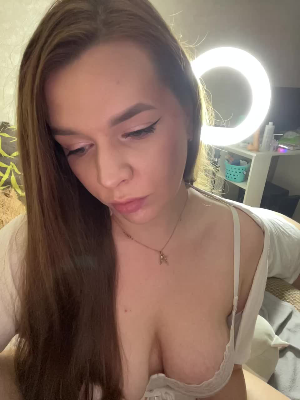 View or download file hellmor on 2024-11-14 from bongacams