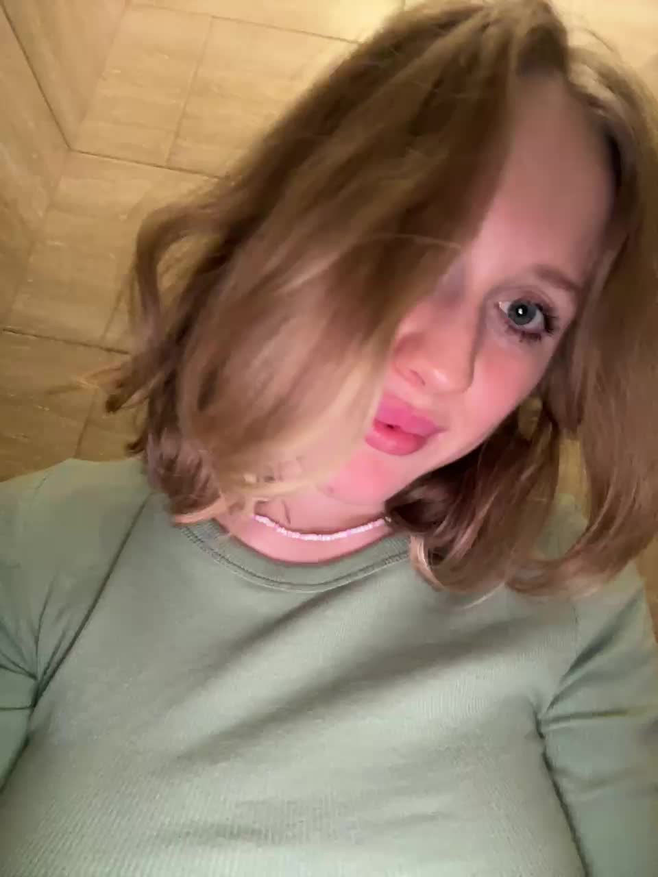 View or download file likachkaa on 2024-11-15 from bongacams