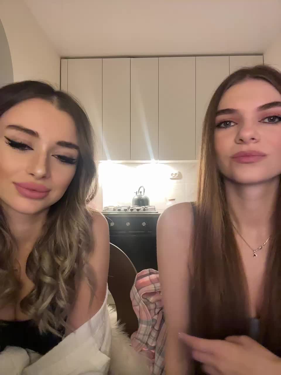 View or download file emilyandmira on 2024-11-16 from bongacams