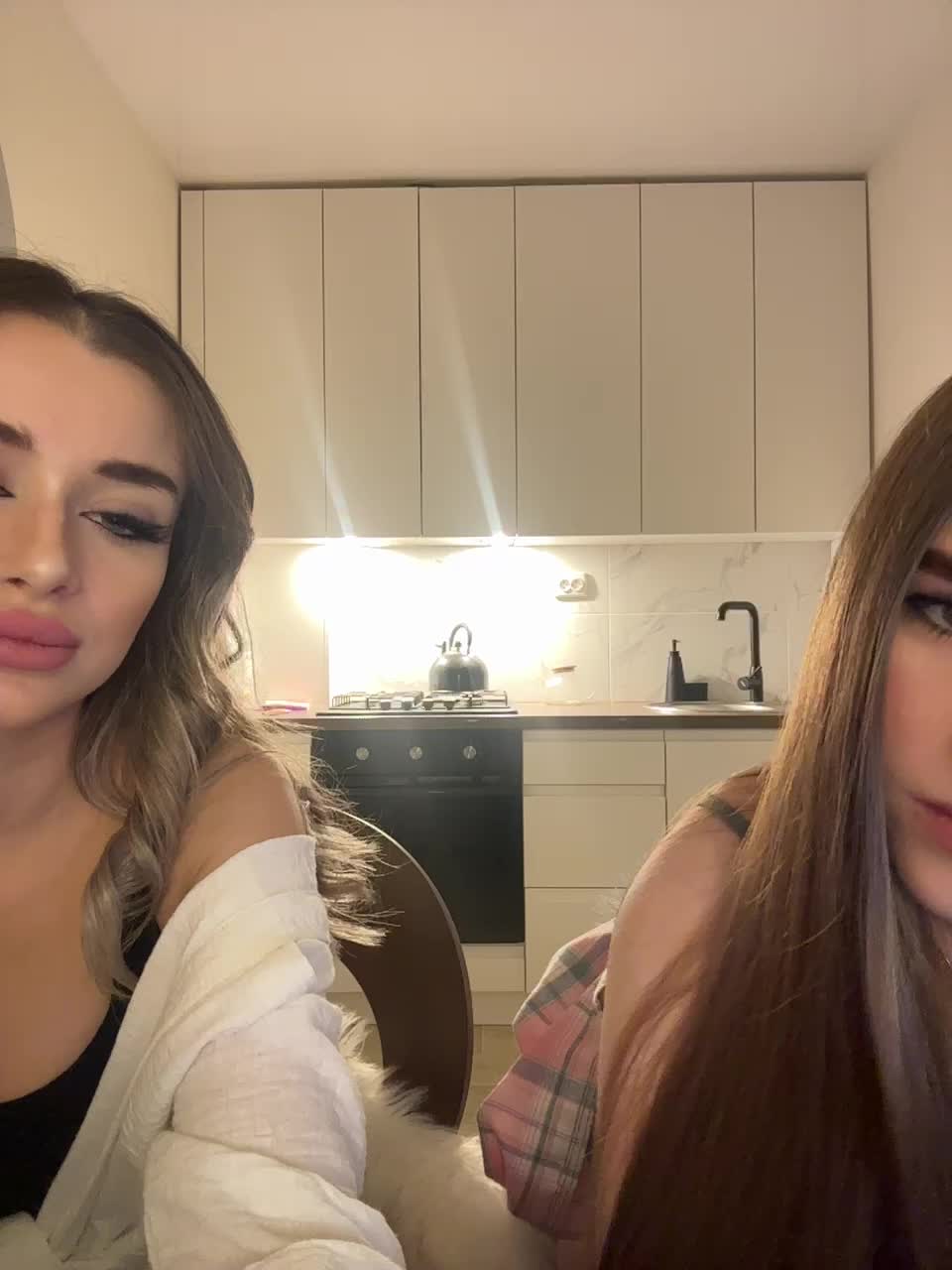 View or download file emilyandmira on 2024-11-16 from bongacams