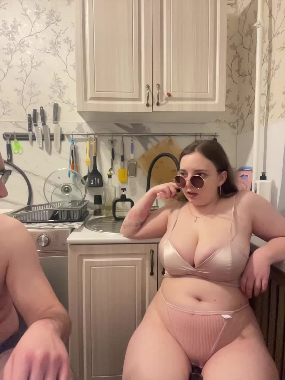 View or download file red_rooms on 2024-11-16 from bongacams