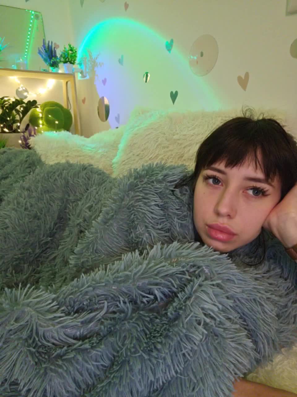 View or download file mialiahot on 2024-11-19 from bongacams