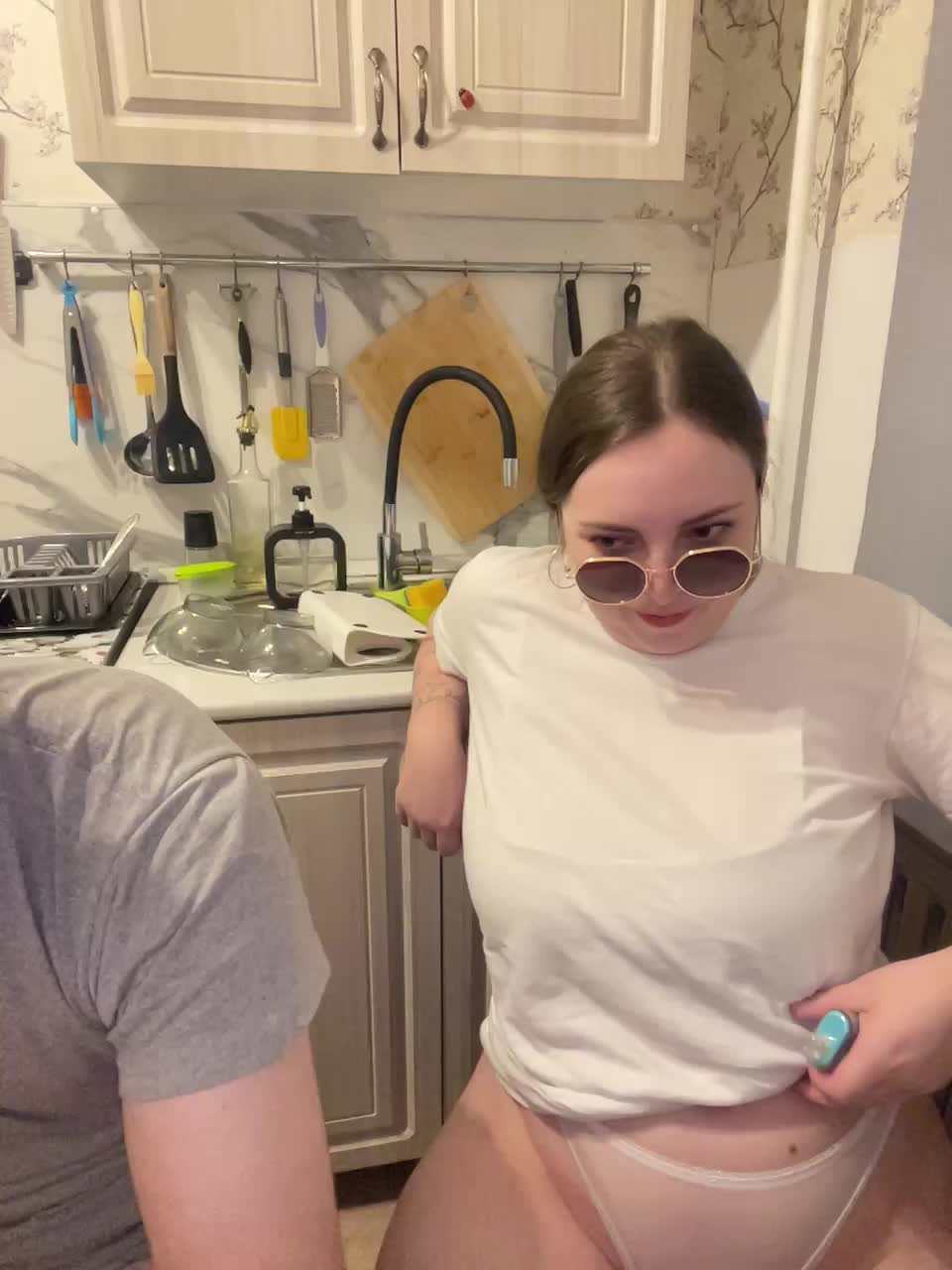 View or download file red_rooms on 2024-11-19 from bongacams