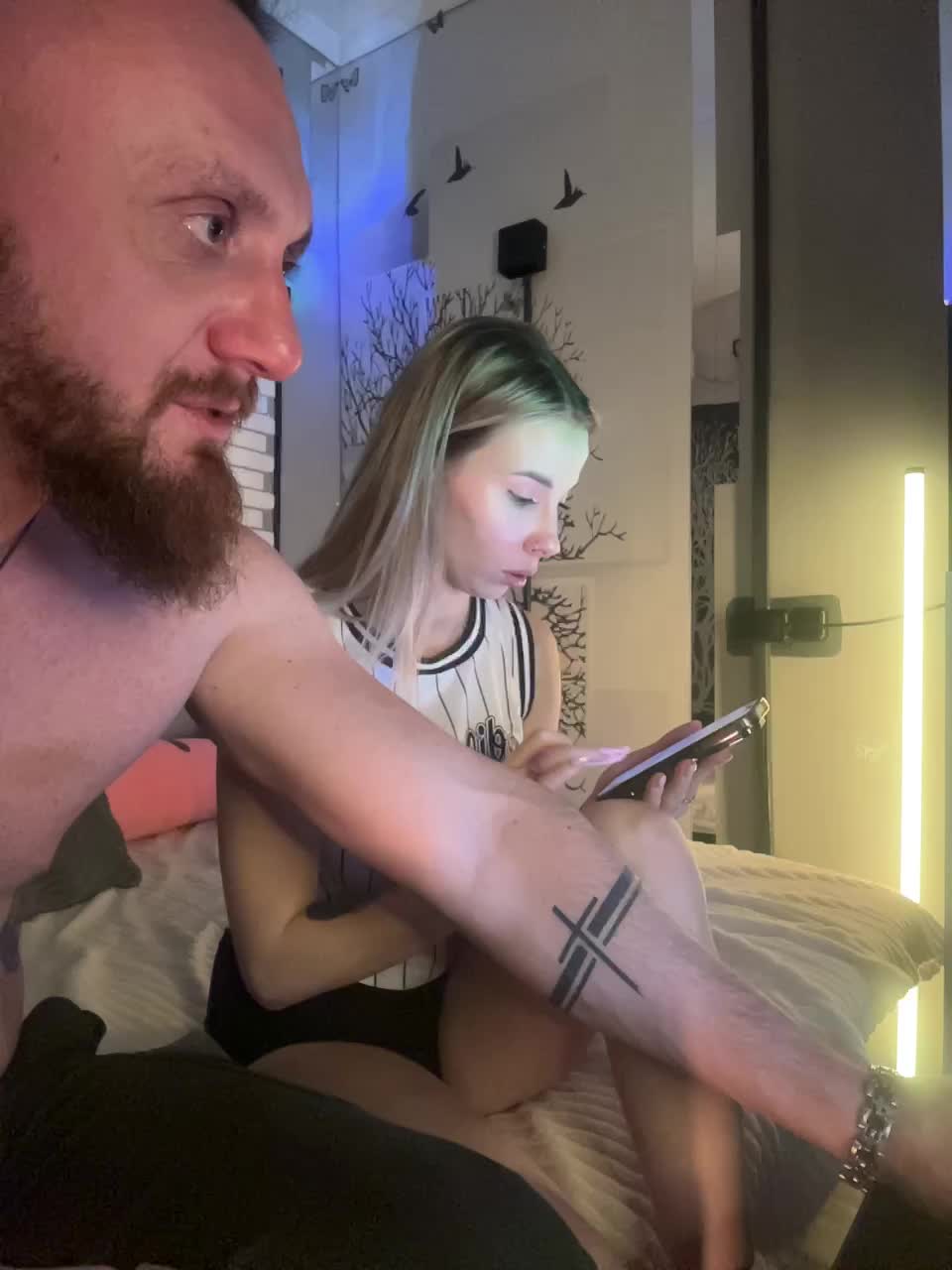 View or download file vik1one1 on 2024-11-19 from bongacams