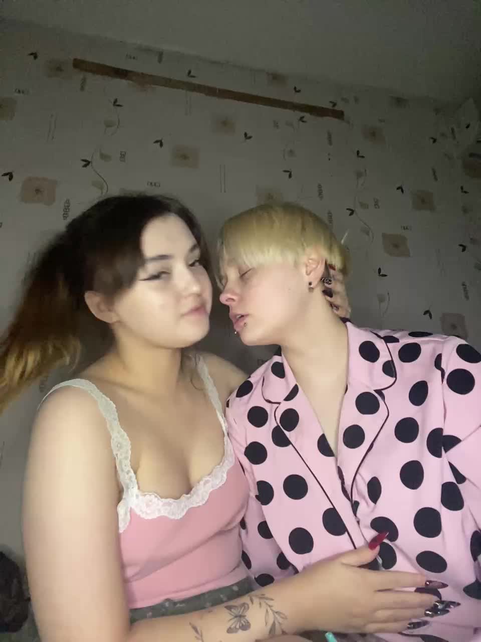 View or download file kittycolorfull on 2024-11-20 from bongacams