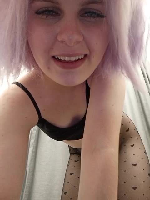 View or download file marie_outdoor on 2024-11-20 from bongacams