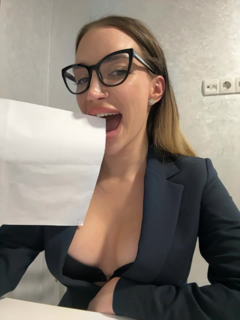 View or download file amarulla on 2024-11-21 from bongacams