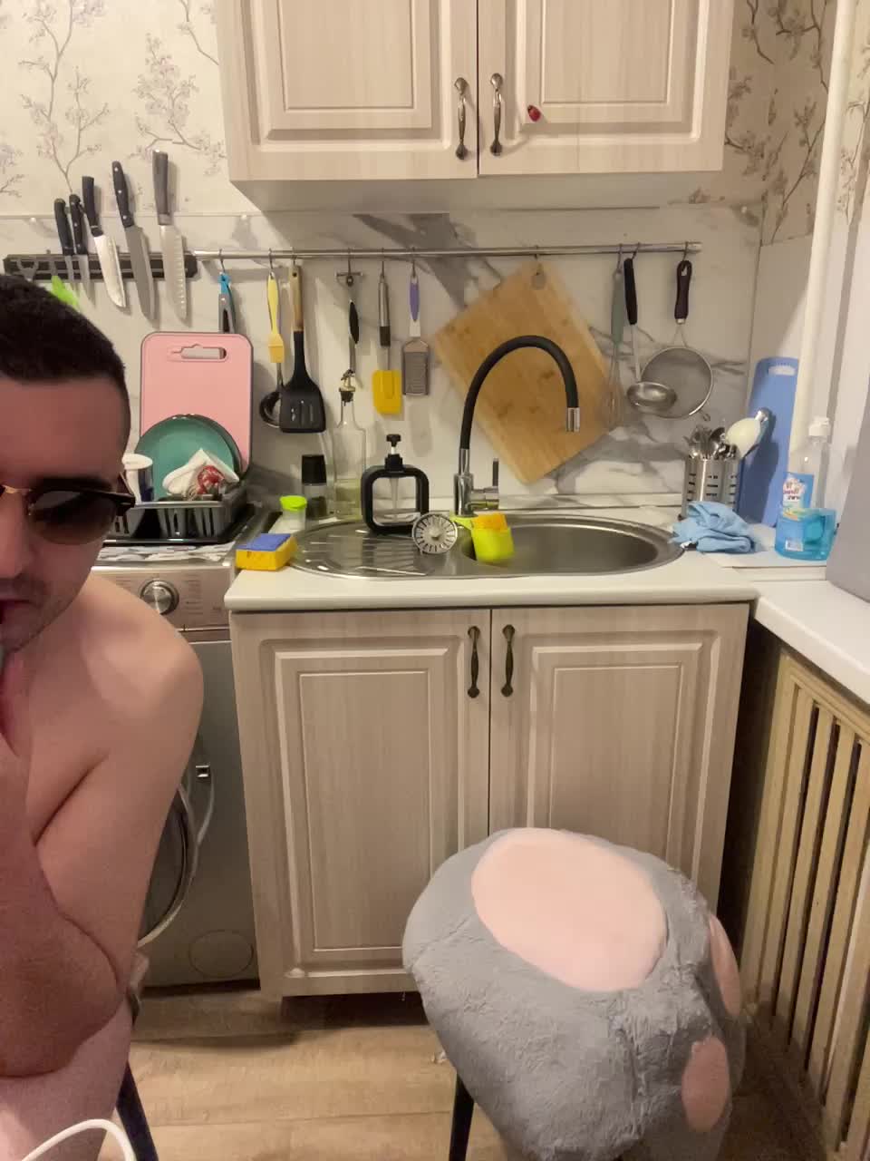 View or download file red_rooms on 2024-11-21 from bongacams