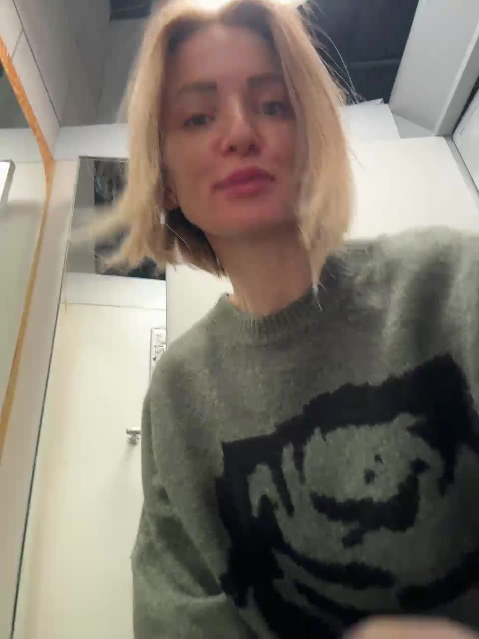 View or download file witchpeach on 2024-11-21 from bongacams