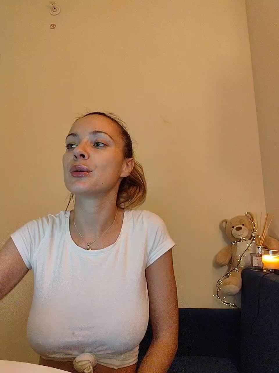 View or download file lola3000 on 2024-11-22 from bongacams