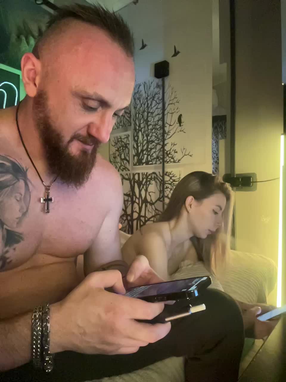 View or download file vik1one1 on 2024-11-22 from bongacams