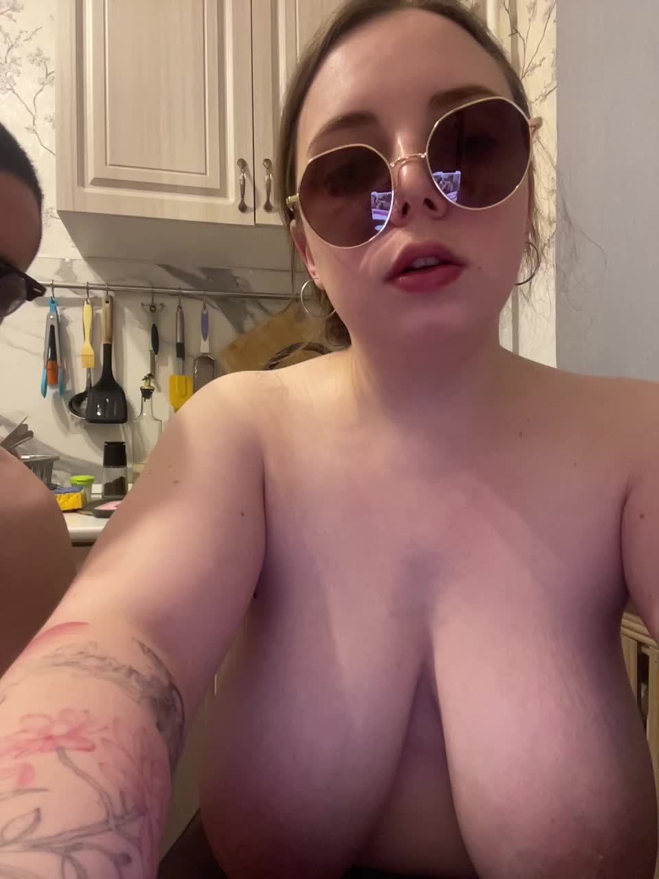 View or download file red_rooms on 2024-11-23 from Bongacams