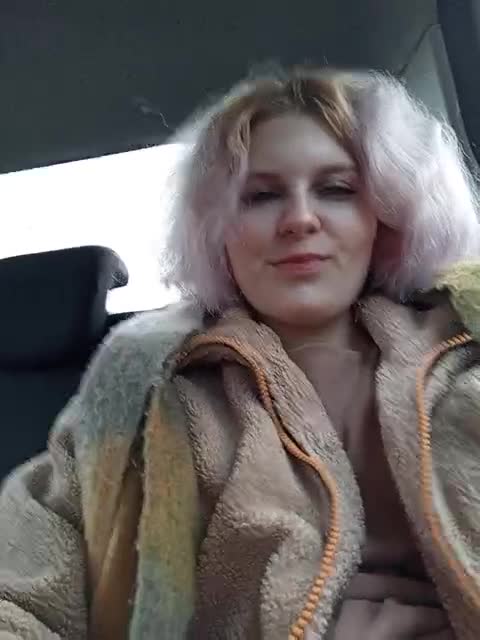 View or download file marie_outdoor on 2024-11-24 from bongacams