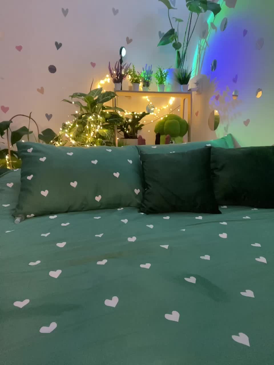 View or download file mialiahot on 2024-11-26 from bongacams