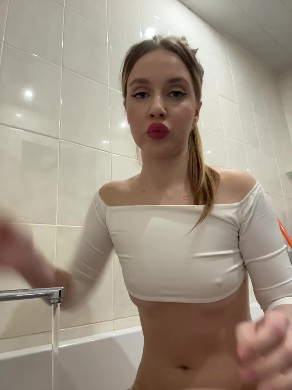 View or download file whiteeee on 2024-11-26 from bongacams