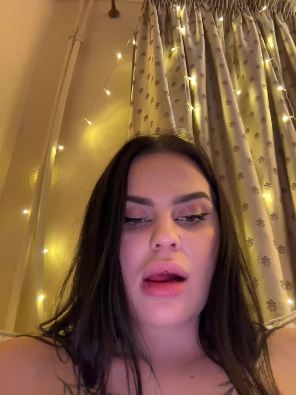 View or download file whiteeee on 2024-11-26 from bongacams