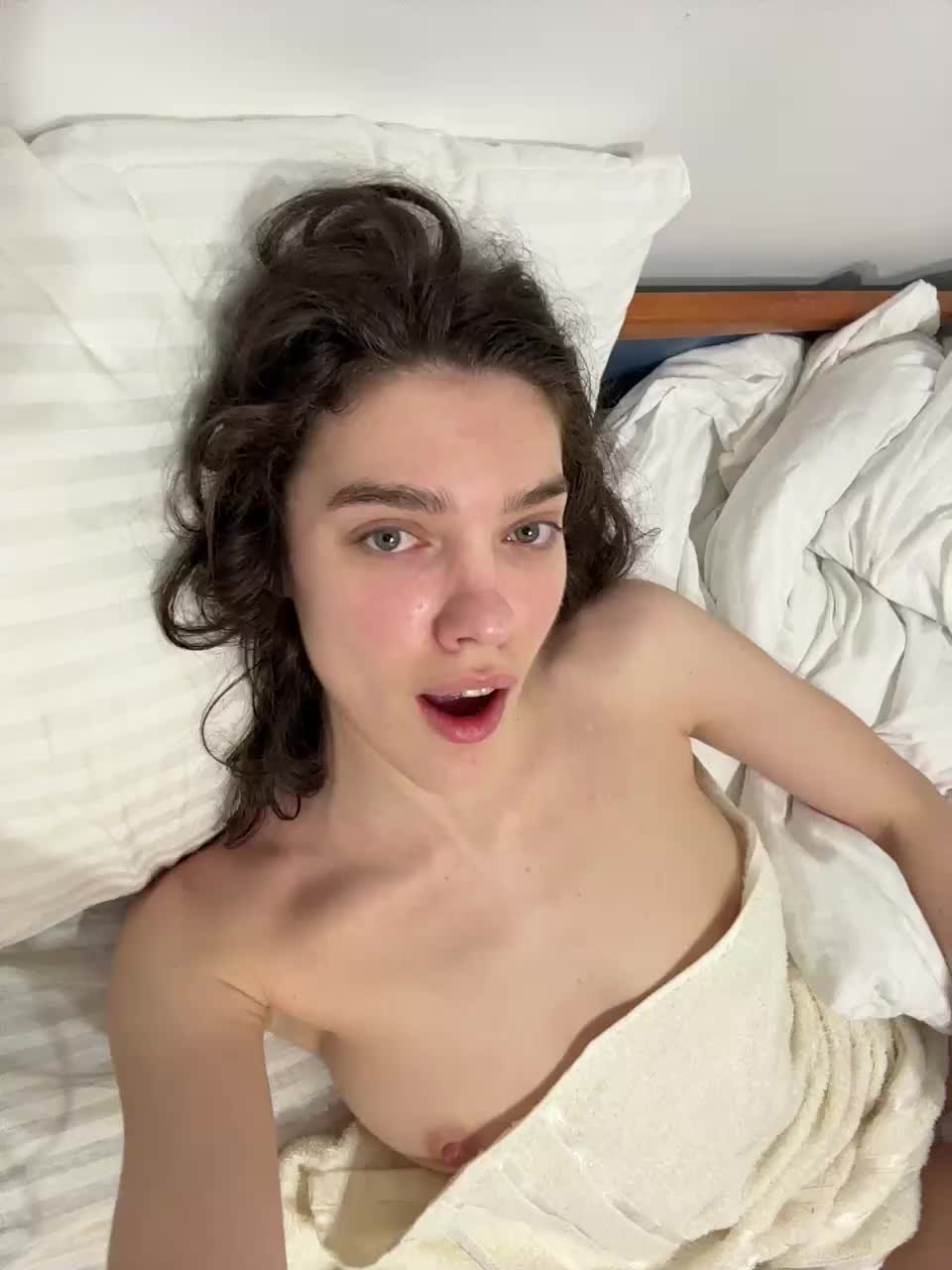 View or download file glammodelhoney on 2024-11-28 from bongacams