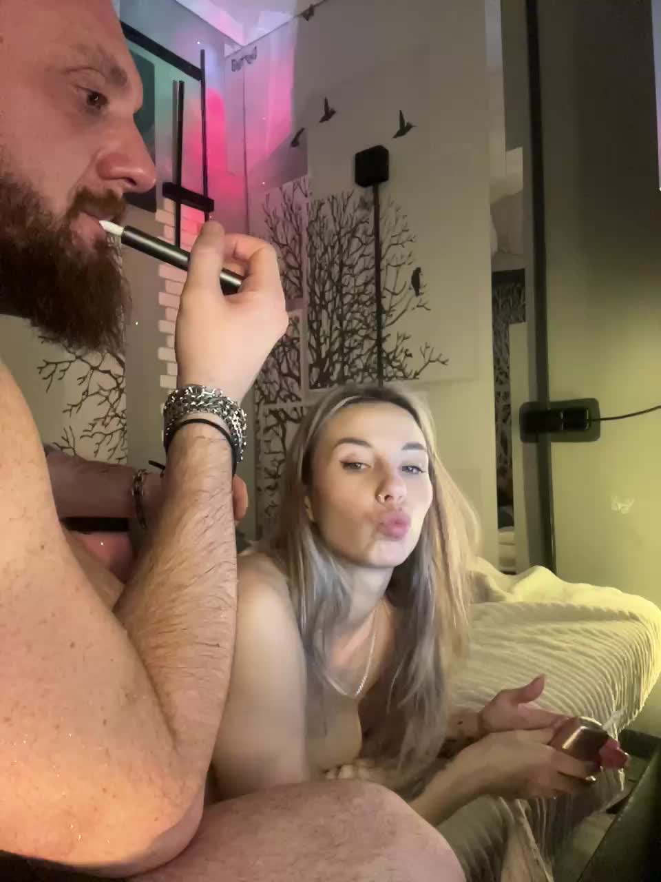 View or download file vik1one1 on 2024-11-28 from bongacams