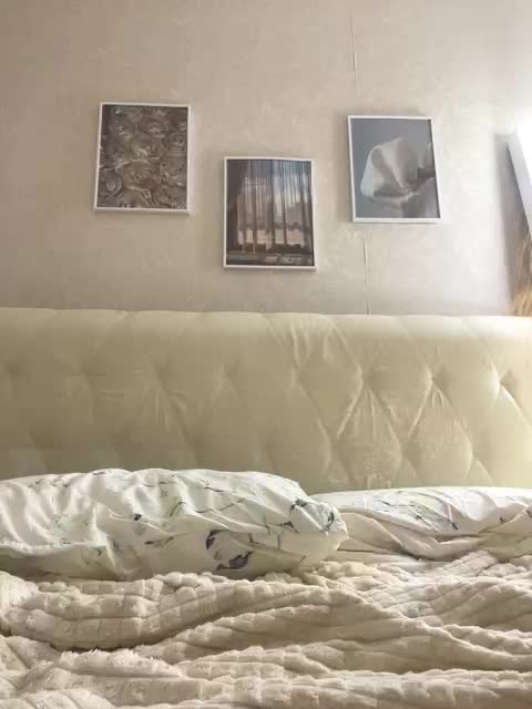 View or download file bloomjuliette on 2024-11-30 from bongacams