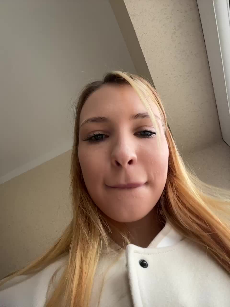 View or download file christi_candy on 2024-11-30 from bongacams