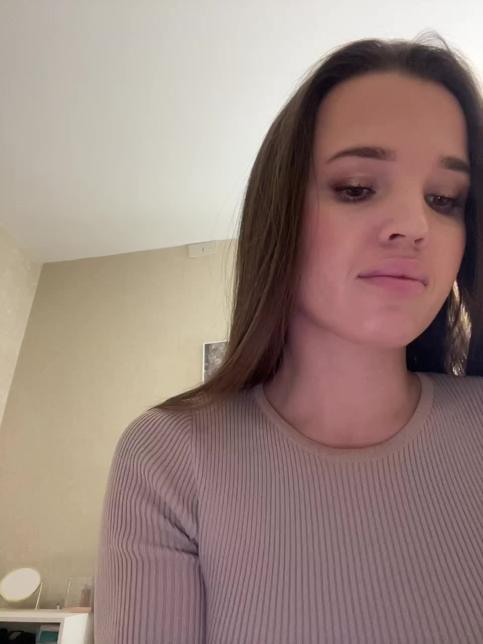 View or download file bloomjuliette on 2024-12-03 from bongacams