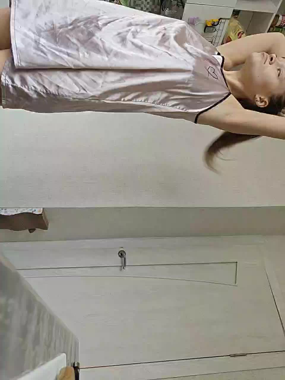 View or download file maks04051 on 2024-12-03 from bongacams