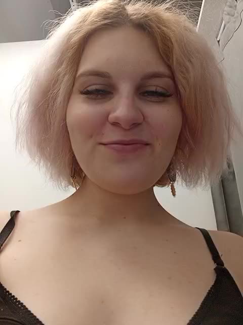 View or download file marie_outdoor on 2024-12-03 from bongacams