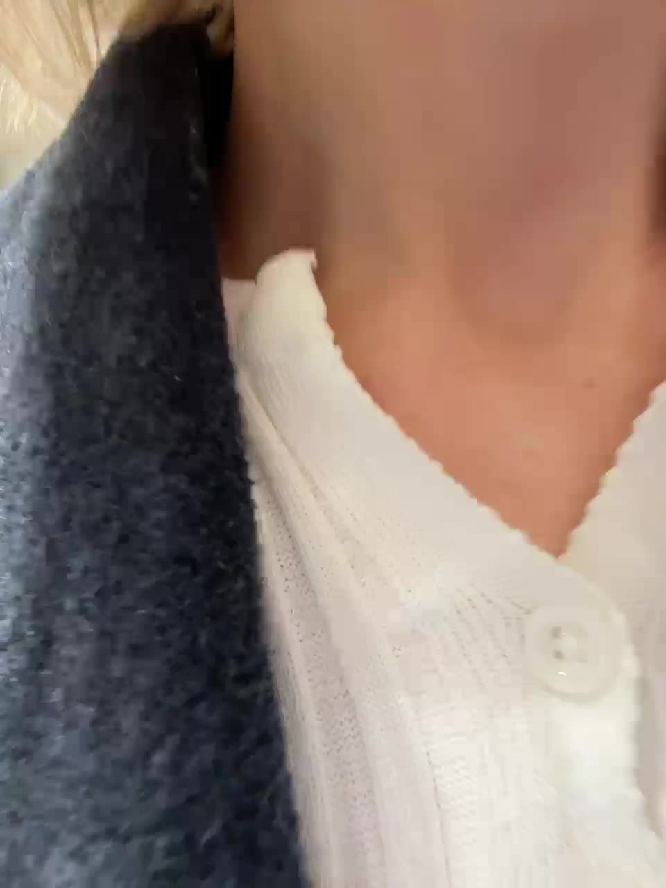 View or download file witchpeach on 2024-12-03 from bongacams