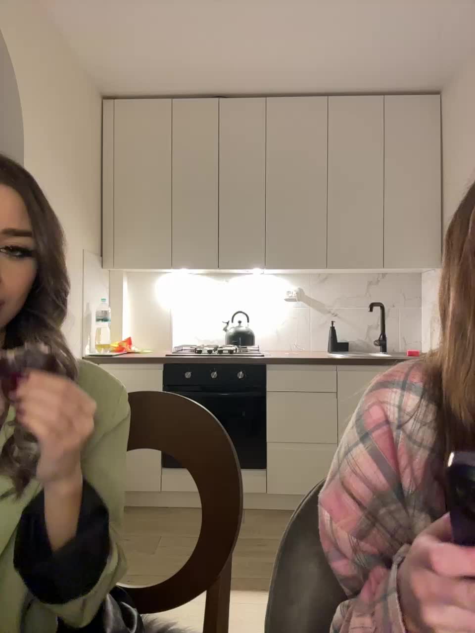 View or download file emilyandmira on 2024-12-05 from bongacams